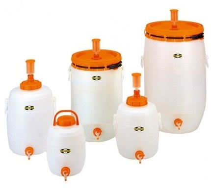 Plastic fermenting vessels